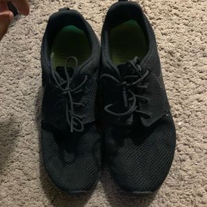 Roshee Run Nike shoes